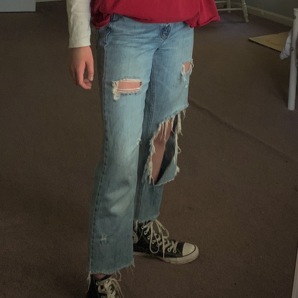 Super cute ripped baggy jeans